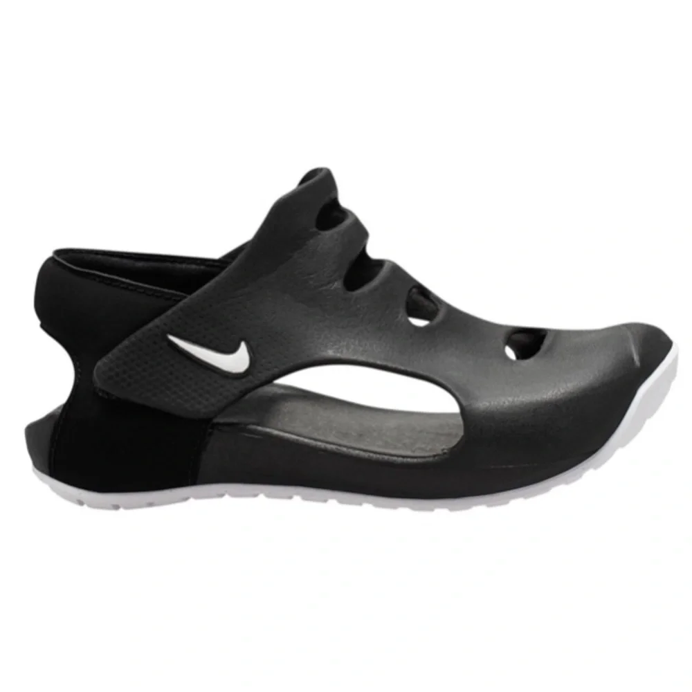 - $32 NWT Nike Kids' Pre-School Sunray Protect 3 Closed Toe Sandal Boys Girls …